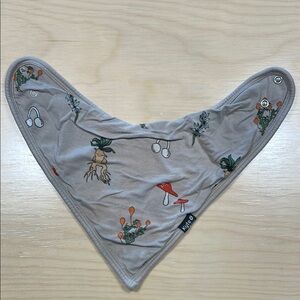 Kyte baby Harry Potter mandrakes and mushrooms bib